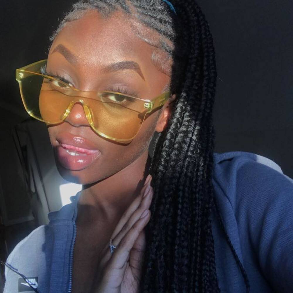 Meet your Posher, Eva